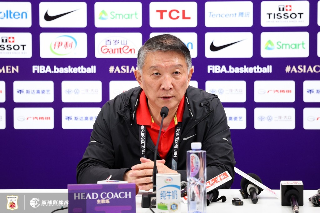 宫鲁鸣：队员很努力&非常想拿下这场比赛 双塔阵容下有一些漏洞